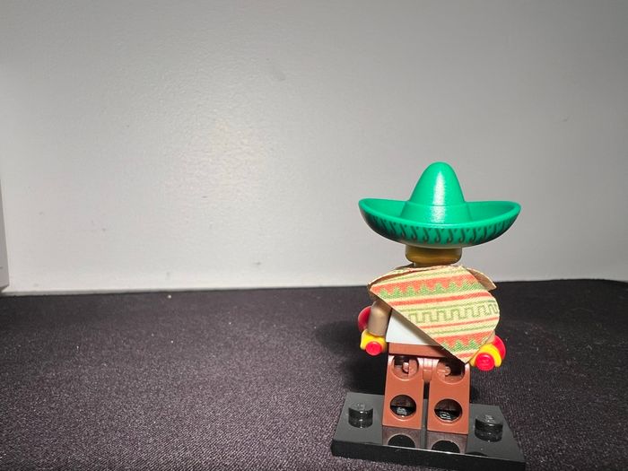 Lego figurine minifigure série 2 le mariachi - photo numéro 2