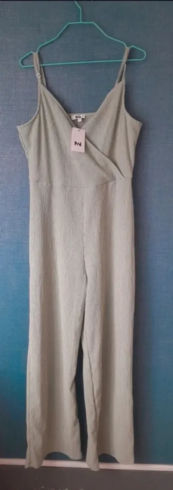 Combinaison pantalon à jambe larges - Neuf avec étiquette  - Taille 40 marque Jennyfer