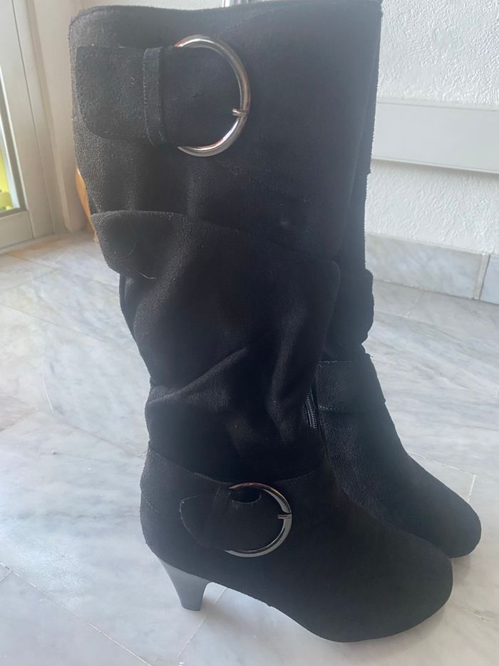 Bottes excellente état en daim pointure 36 talon 7 cm - photo numéro 2