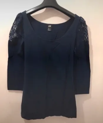 Haut femme H&M dentelle demie manche marine taille S