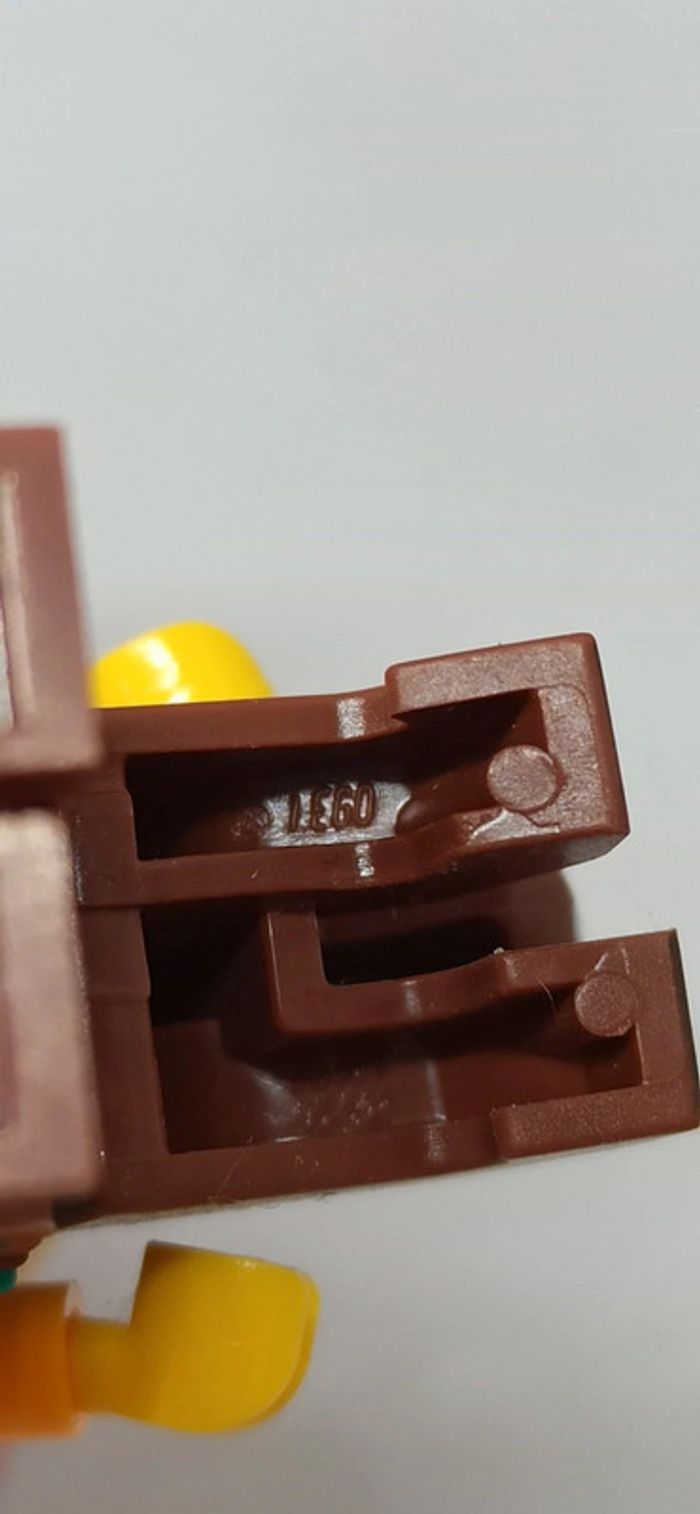 Homme cowboy avec cheval intégré lego - photo numéro 6