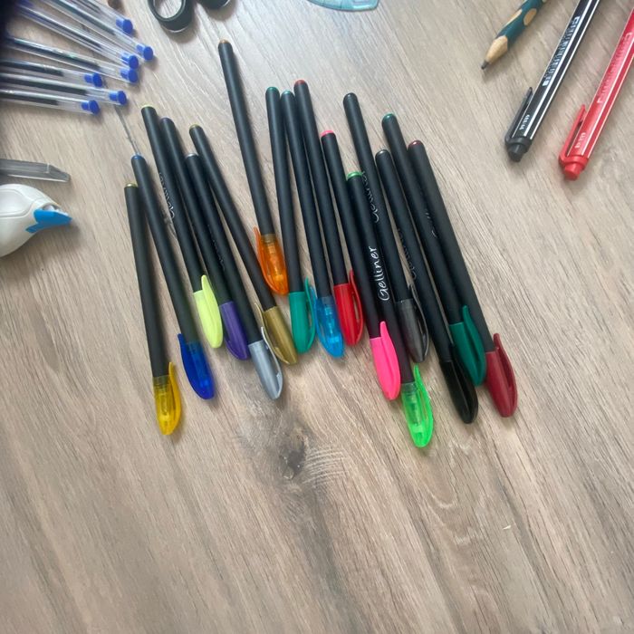 Lot de fournitures scolaires - photo numéro 3