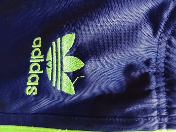 Bas de jogging Adidas pour enfants Taille 92 - photo numéro 4