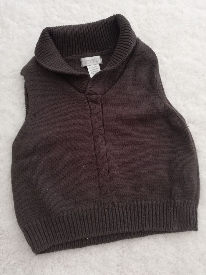 Pull sans manches marron garçon obaïbi 3 mois