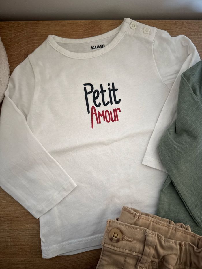 Ensemble 3 pièces t-shirts x2 Kiabi + pantalon chino Kiabi - 9 mois - photo numéro 3