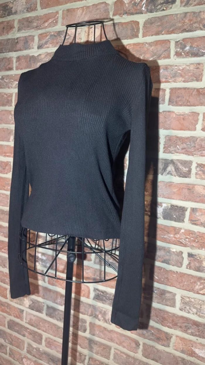 Haut noir ligné manches longues Pull and Bear Taille M / 38 - photo numéro 4