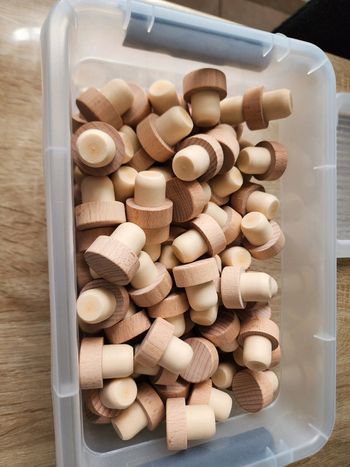 Lot de 118 bouchons de vin a graver neuf