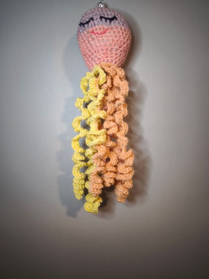 Pieuvre doudou au crochet fait main – apaise et rassure bébé 🌈 - photo numéro 4