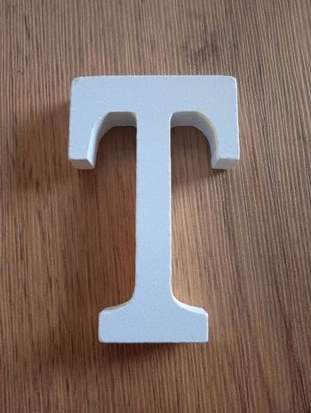 Lettre T à poser 8cm