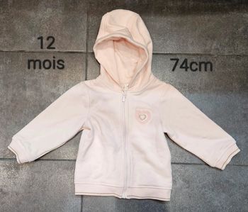 Veste à capuche rose, avec un cœur. 12 mois, 74cm. Orchestra