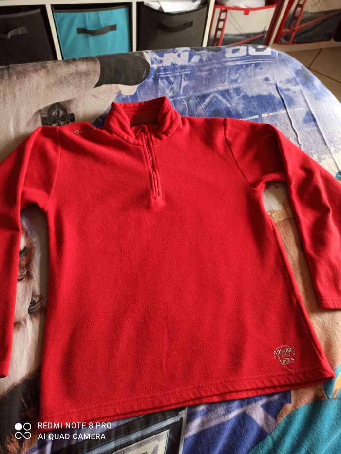 Pull polaire rouge 12 ans