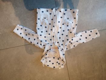 Veste à  capuche 12 mois