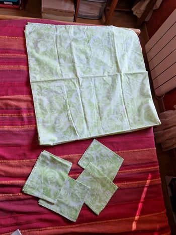 Lot nappe et serviettes