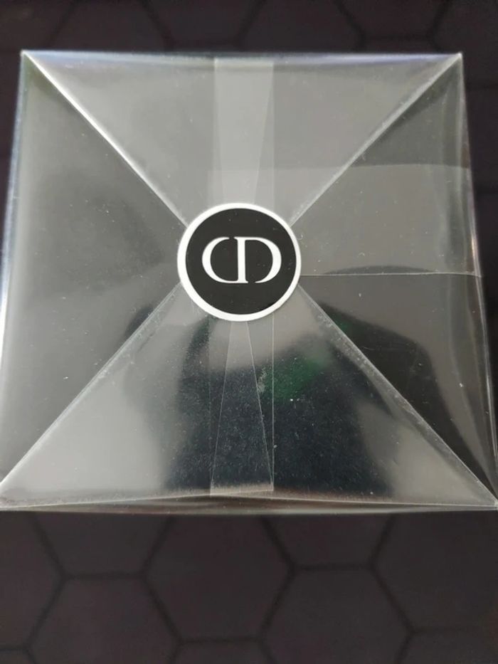 Neuf avec étiquette Dior - photo numéro 2