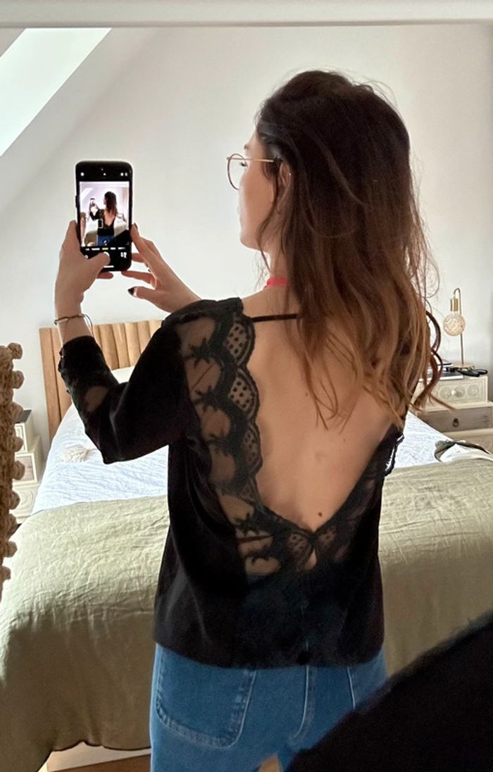 Blouse joli dos dentelle 🖤 - photo numéro 3