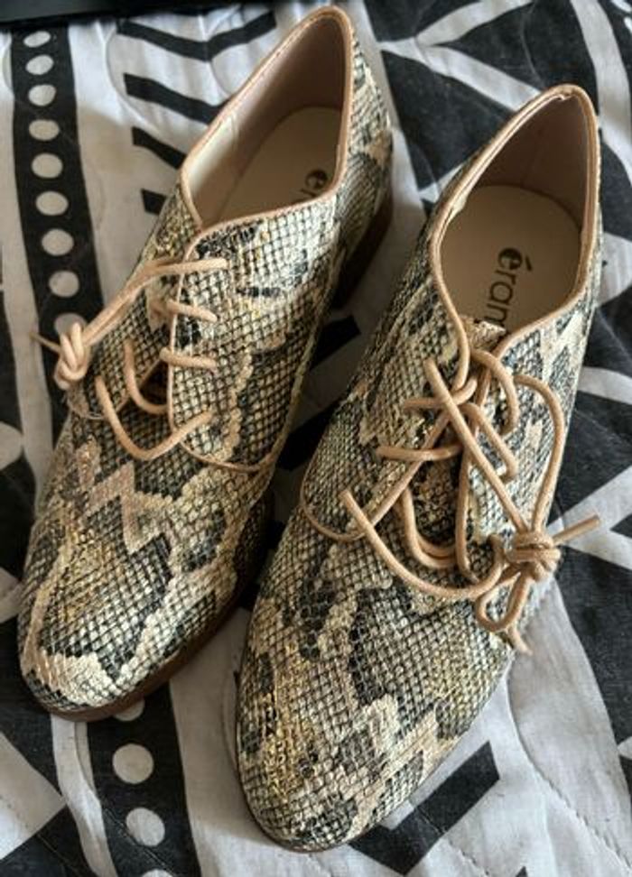 Derbies - Chaussures classiques à lacets python beige et doré - photo numéro 4