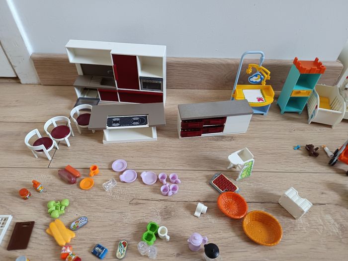 Maison playmobil avec tous les accessoires - photo numéro 5