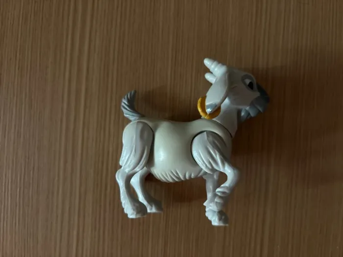 Figurine macdo djali