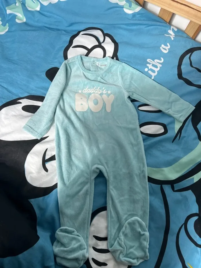 Pyjama à pied 23 mois - photo numéro 2