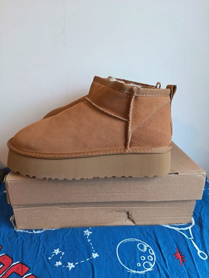 Chaussures neuf ugg - photo numéro 2