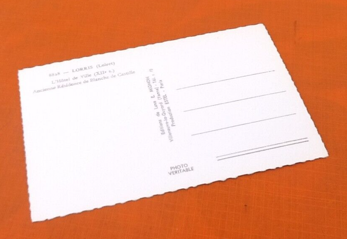 Carte postale ancienne Lorris (Loiret) Hôtel de Ville - photo numéro 2