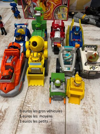 vehicules + figurines pat patrouille