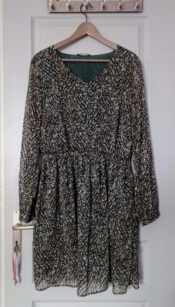 Robe vert sapin motifs feuilles et fleurs 42 - photo numéro 2