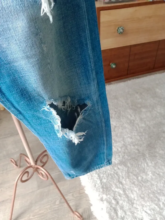 Jeans bleu  troué Zara - photo numéro 5