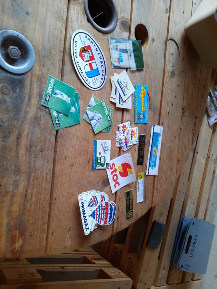 Lot anciens autocollants