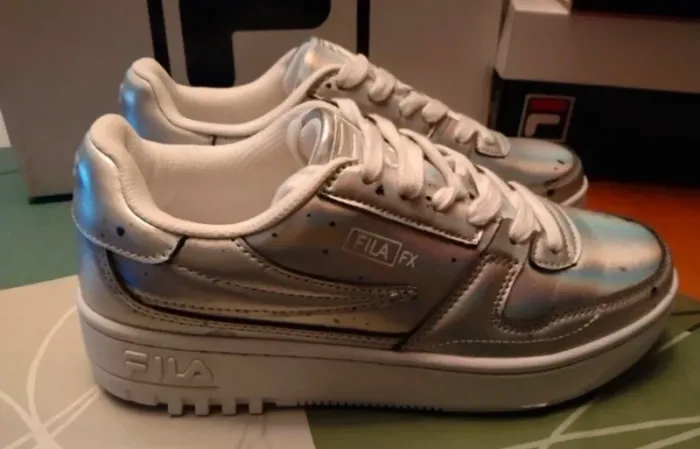 Paide de baskets sneakers femme marque Fila pointure 38 - photo numéro 6