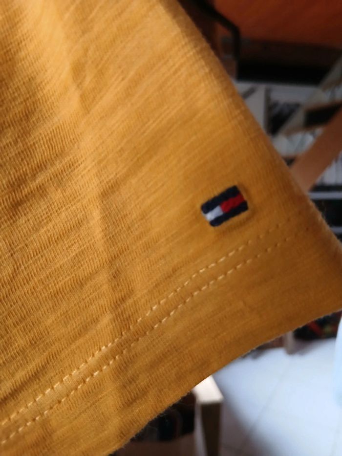T-shirt tommy hilfiger 👧 14 ans - photo numéro 5