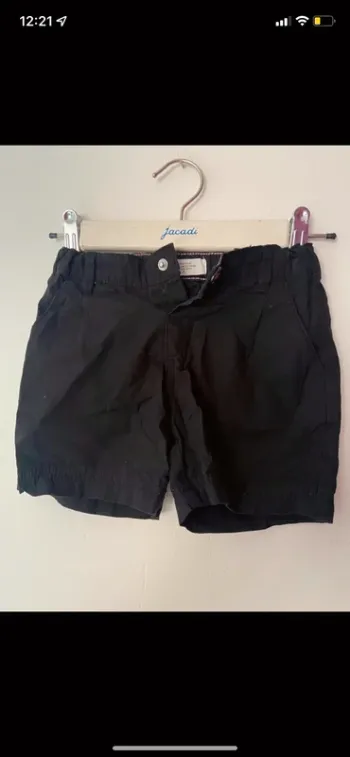 Short fille .