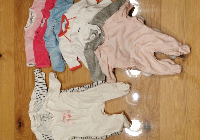 Lot vêtements fille 1 mois - photo numéro 4