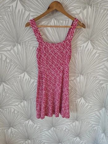 Jolie robe d'été rose taille 34
