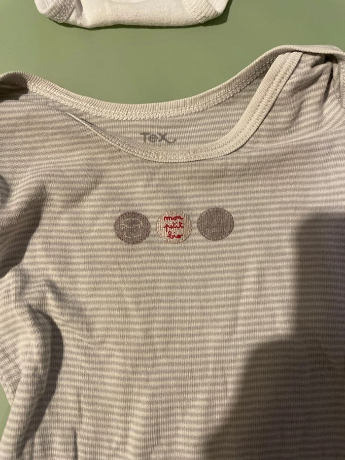 Lot de 4 bodies à manches longues 12 mois + 1 offert - photo numéro 7