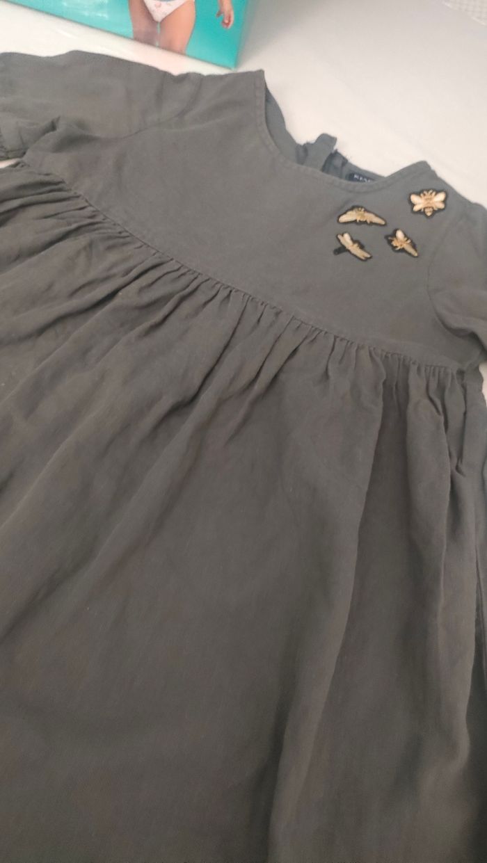 Robe Kiabi 5 ans joli papillon léger - photo numéro 1