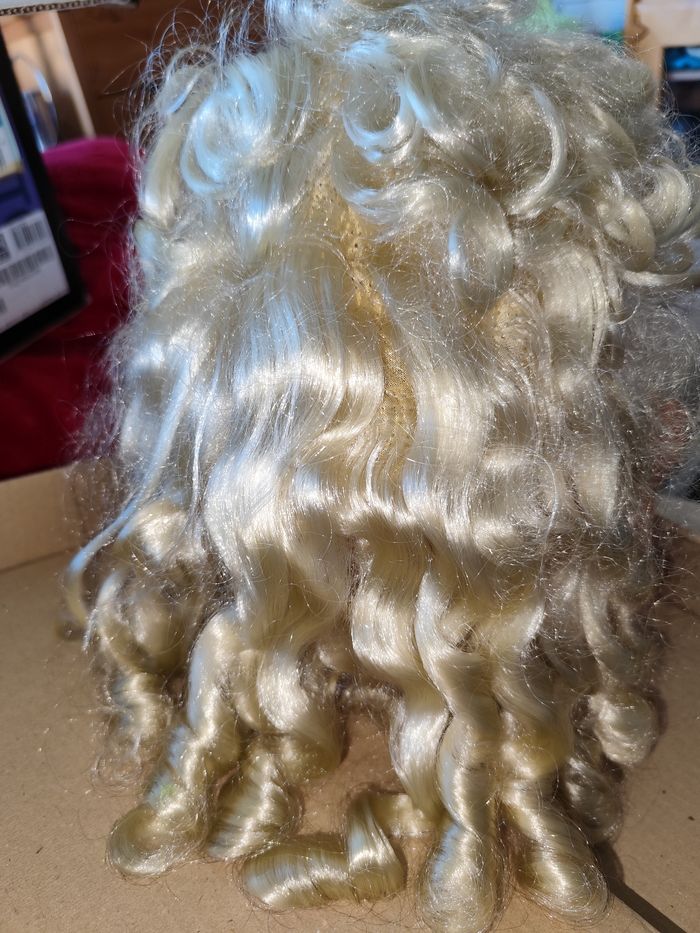 Perruque blonde boucles anglaise déguisement comtesse duchesse marie Antoinette Nelly Olson - photo numéro 5