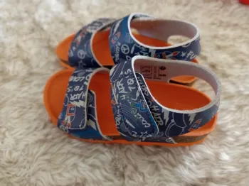 Sandales Kickers neuves 26