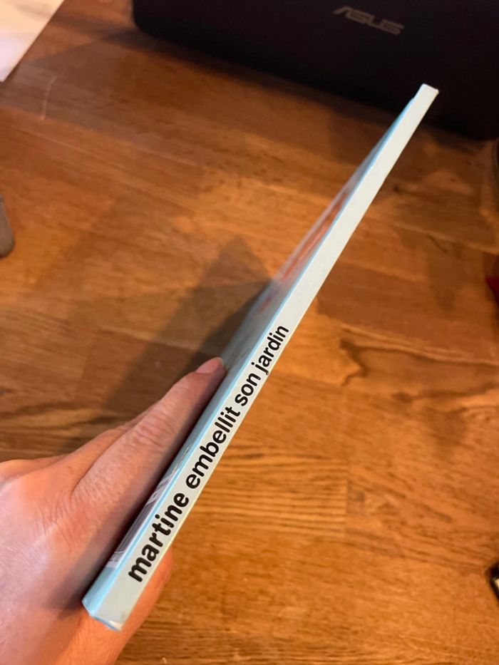 Livre Martine embellit son jardin - photo numéro 2