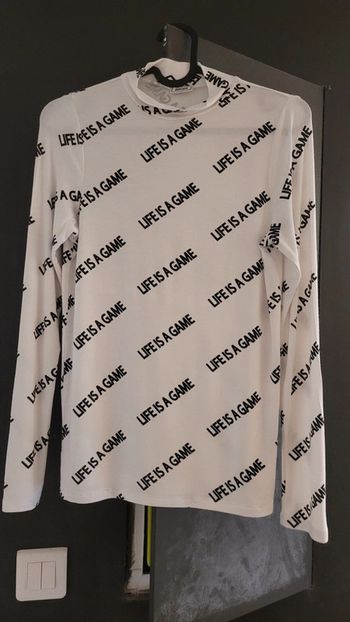 T-shirt manches longues sous-pull col montant "Life is a game"