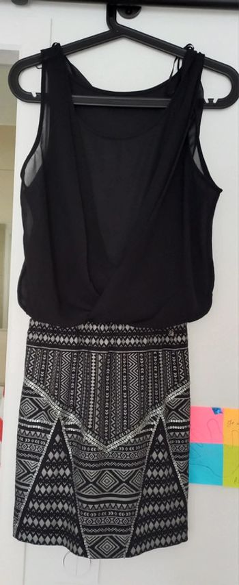 Robe à sequins noire et argentée