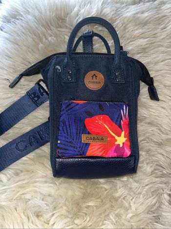 Cabaïa Nano bleu marine + pochette interchangeable (très bon état)