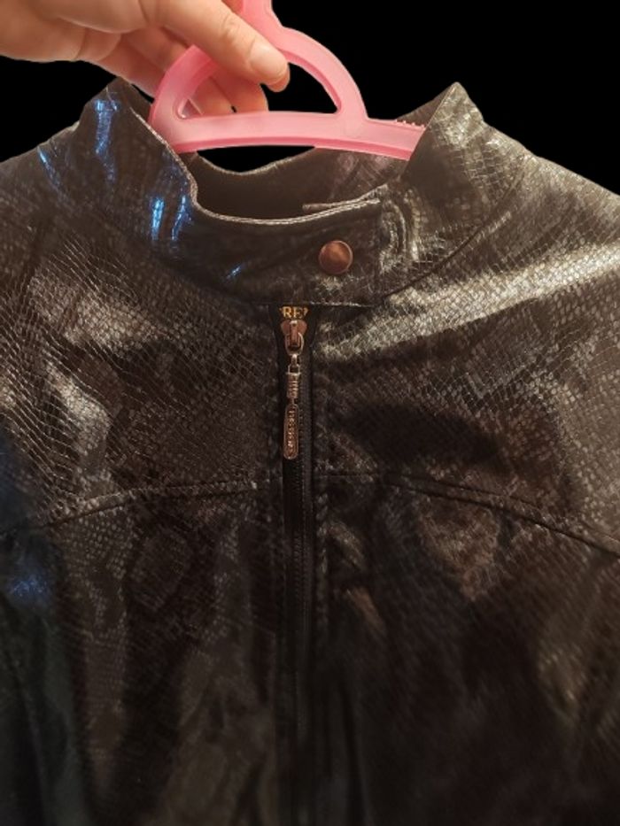 Perfecto simili cuir noir  effet serpent - photo numéro 3