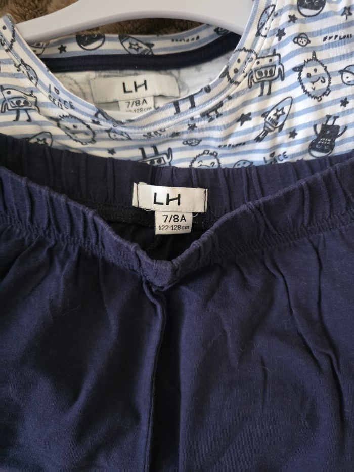 PYJAMA SHORT 2 PIÈCES GARÇON 👦 7/8  ANS MARQUE LA HALLE  PORTER TRÈS PEU - photo numéro 5