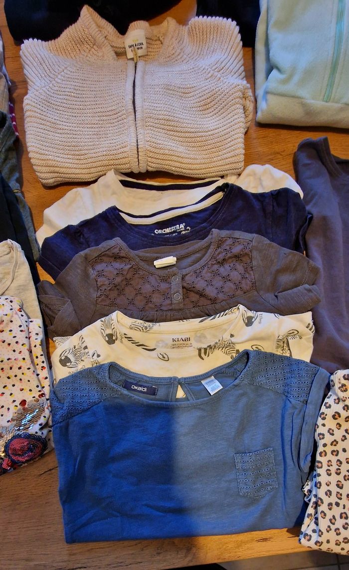 Lot de vêtements fille 4 ans - photo numéro 2