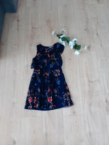 Robe 6 ans bleu marine à fleurs c 85