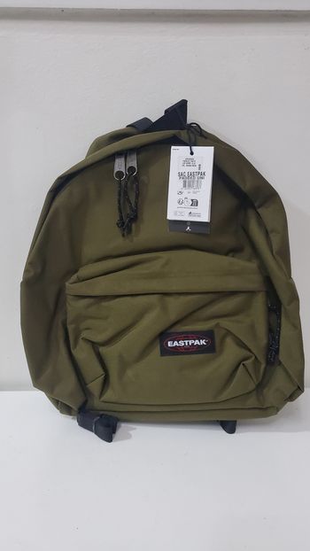 Sac à Dos EASTPAK 24L Neuf.