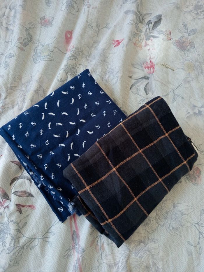 Lot 2 foulards Vertbaudet et autre
