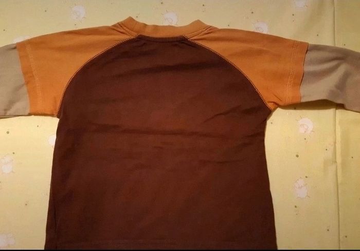 🍊 T-shirt bordeaux/orange (grand 2 ans) 🍊 - photo numéro 3