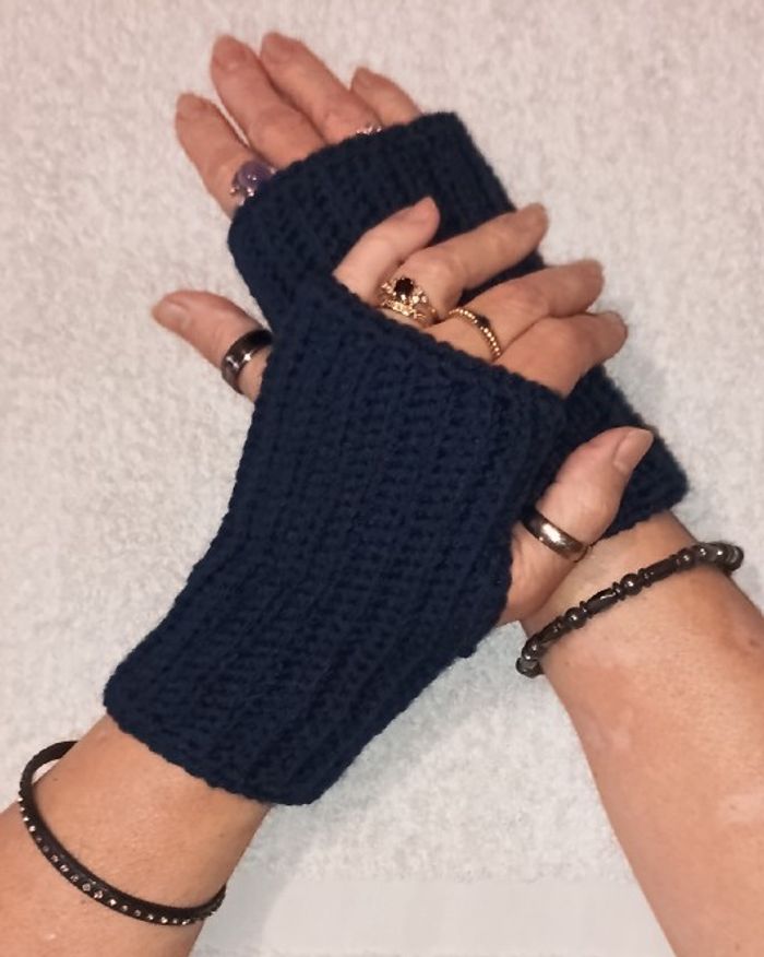 Mitaines "Ultramarine" fait main au crochet taille M / L / XL - photo numéro 2